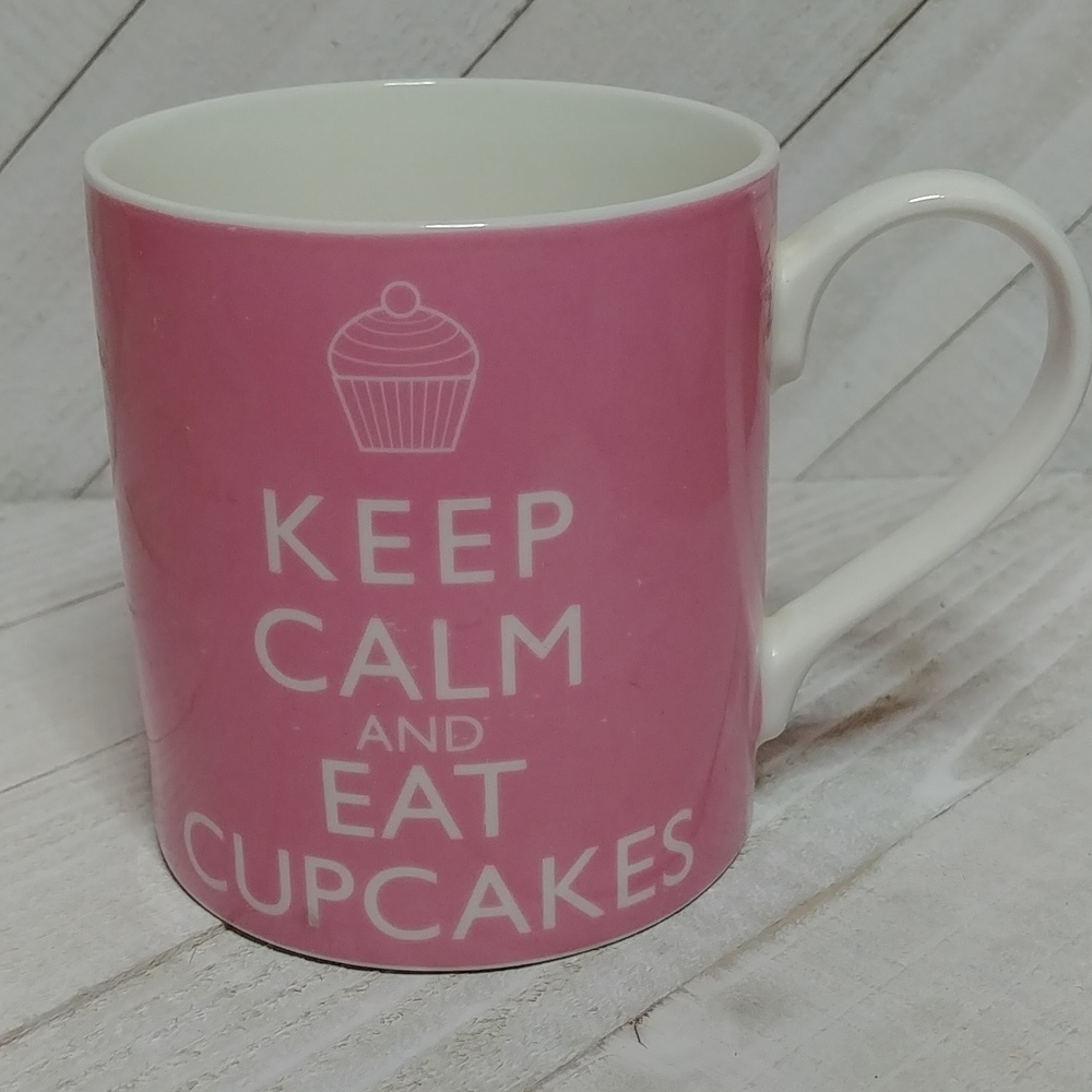 🎉2/$16 Keep Calm and Eat Cupcakes Mug